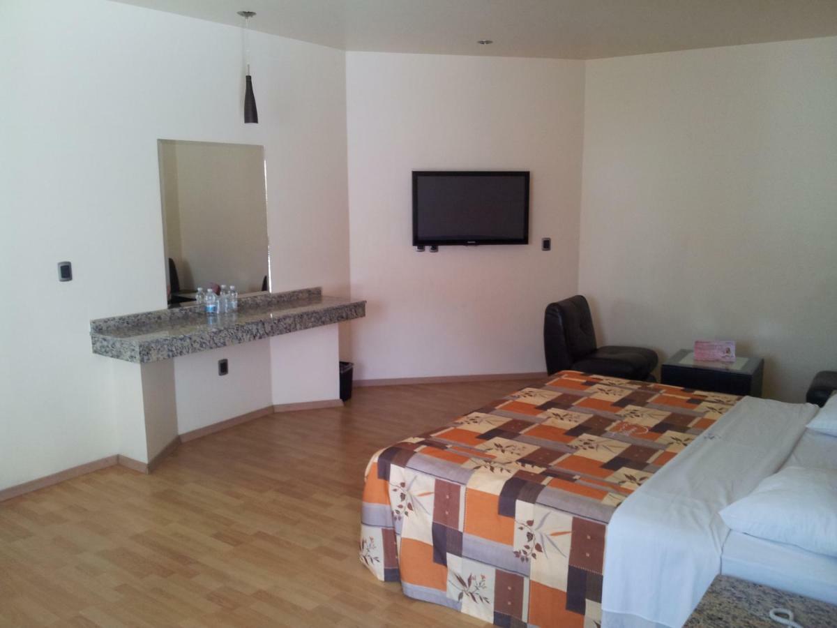 Motel Paraiso Suites Querétaro Extérieur photo
